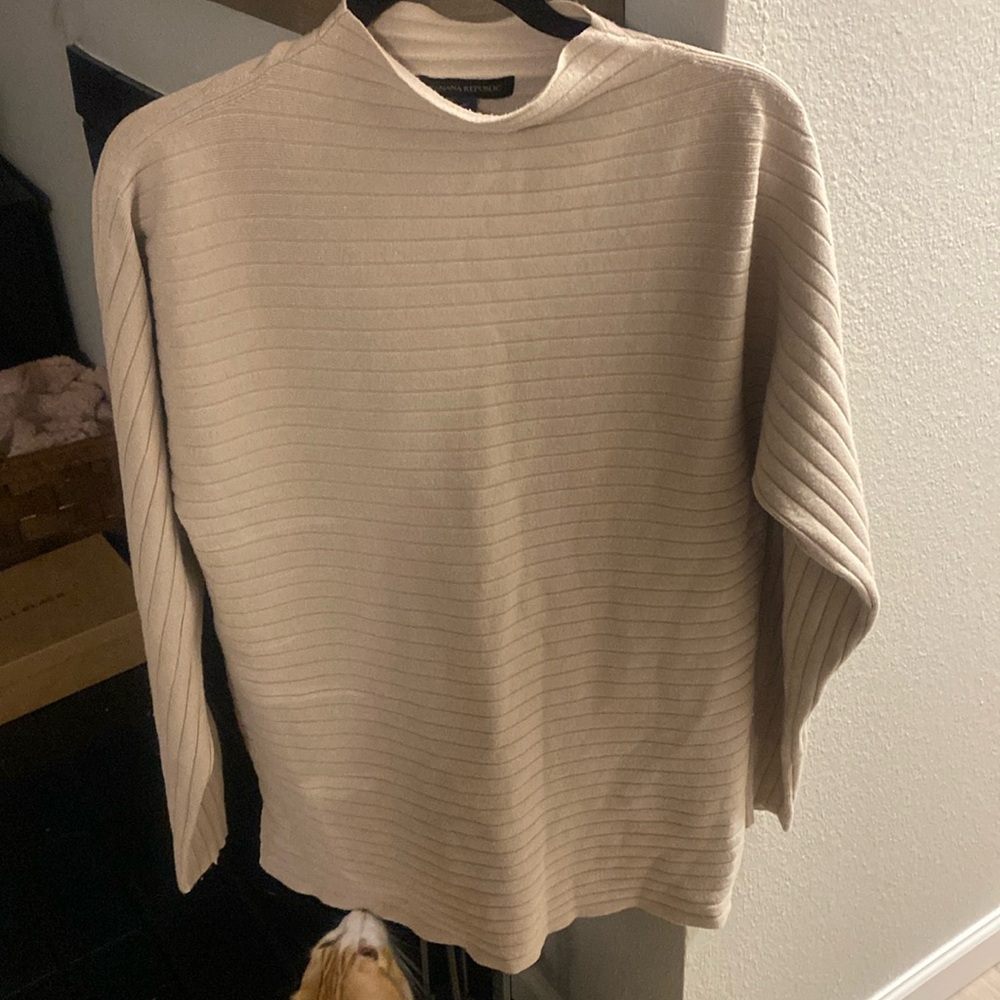 Banana republic tan sweater
